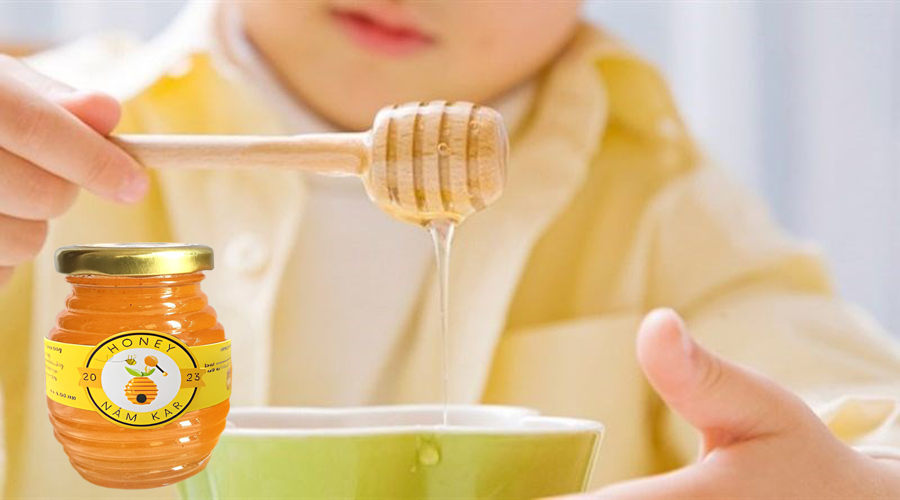 Giúp giảm ho ở trẻ em mat ong nam kar nongsanxanhnamkar vn