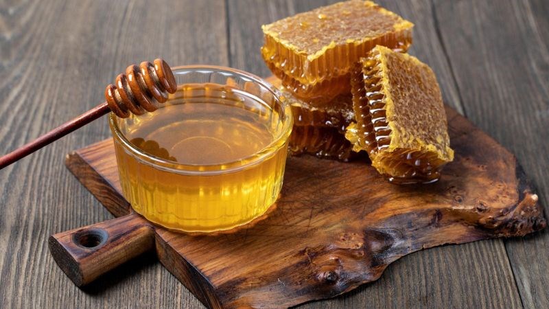 nhung loi ich tuyet voi tu mat ong doi voi suc khoe Cung cấp dưỡng chất, năng lượng cho cơ thể